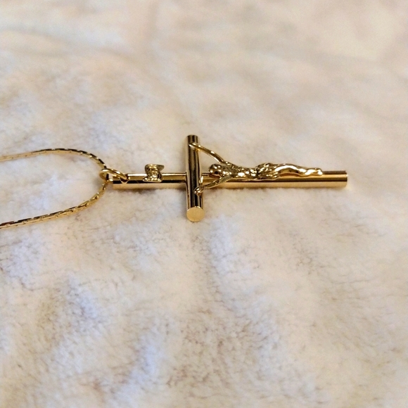 Sold Gold Tone Christ INRI Crucifix Pendant Faith Necklace, Thin Chain - Picture 4 of 7